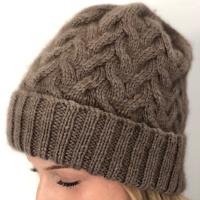 N1764 Cabled Beanie